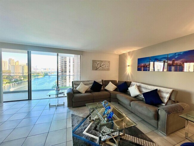 Foto del edificio - 19707 Turnberry Way