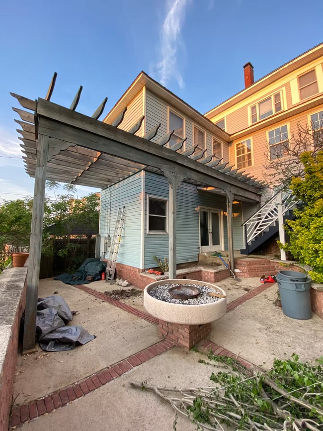 Building Photo - 1904 16th Ave S
