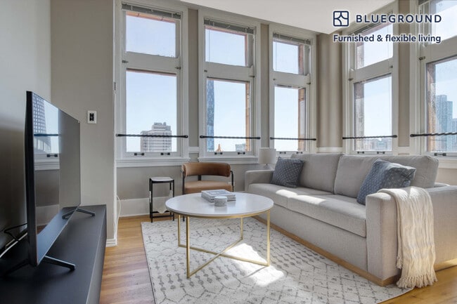 Building Photo - 343 S Dearborn St