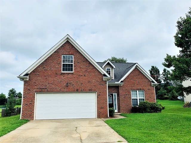 Foto principal - 321 Collinsworth Dr