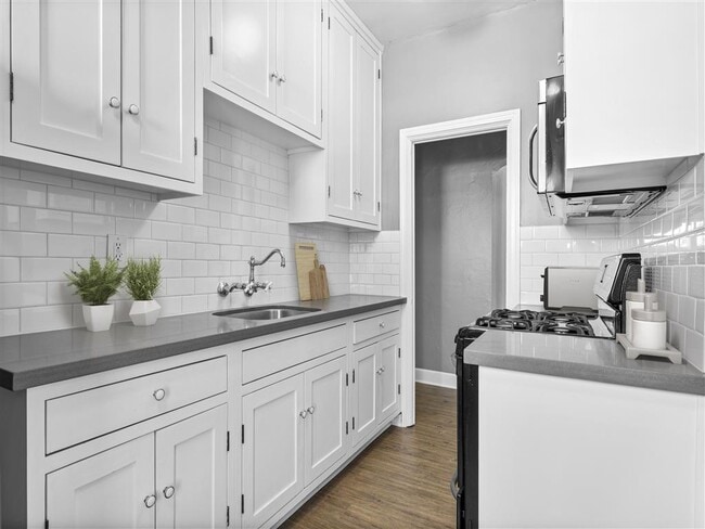 Building Photo - North Kingsley