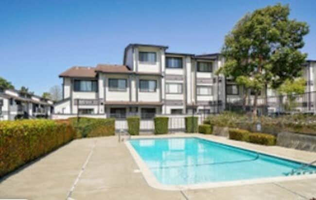 Building Photo - 85 Stenner St