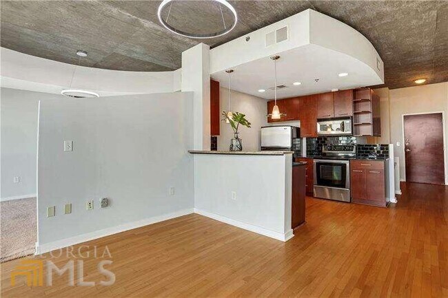 Foto del edificio - 3324 Peachtree Rd NE