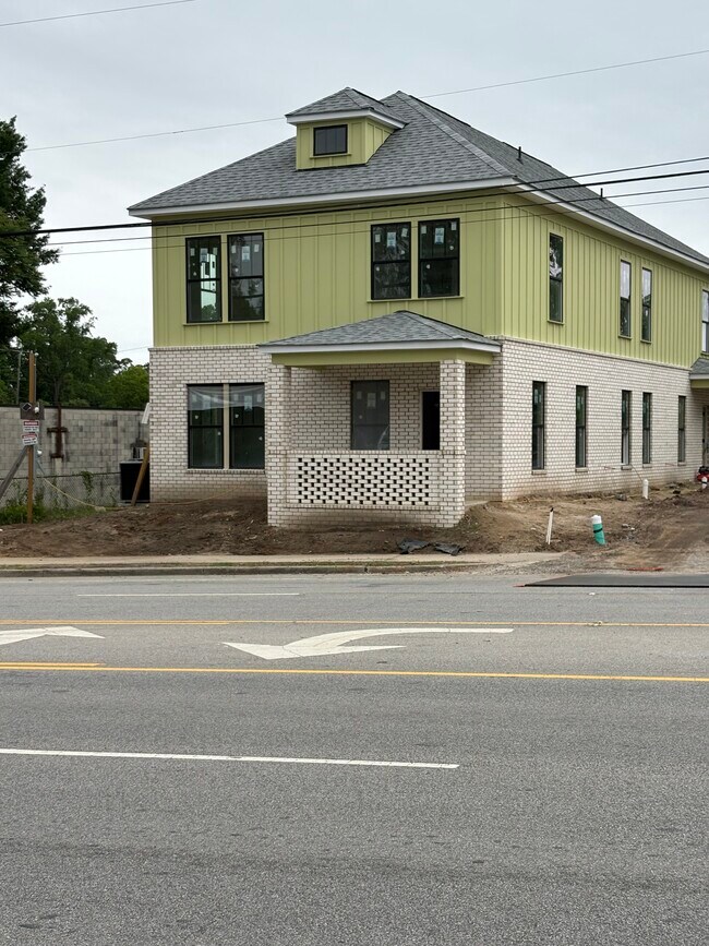 Foto del edificio - 2462 Millwood Ave