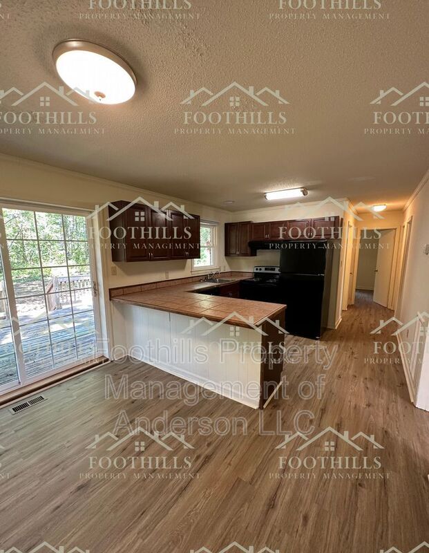Foto del edificio - 1727 Refuge Rd
