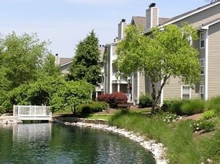 Building Photo - 1124 Bonhomme Lake Dr