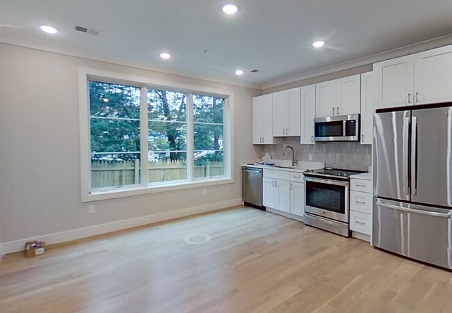 Apt 1 - 104 Warren St