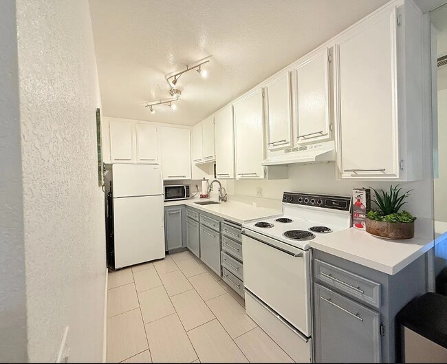 Foto del edificio - 680 N Ashurst Ct