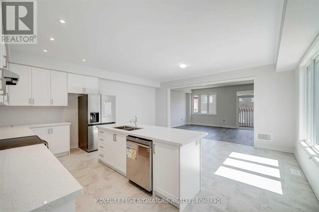 Photo du bâtiment - 5 Frederick Taylor Way