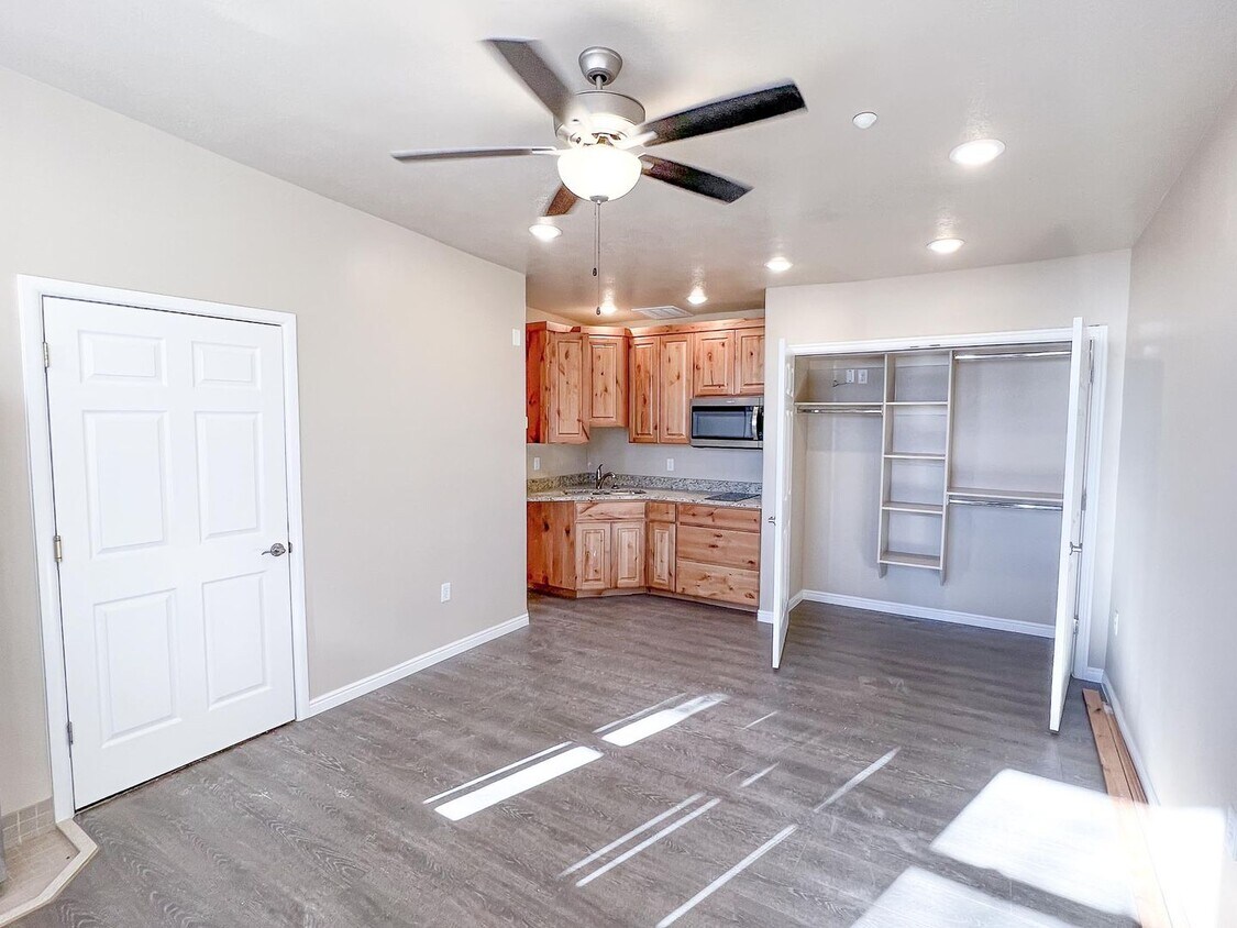 Foto principal - *Utilities* Included - studio apartment in...