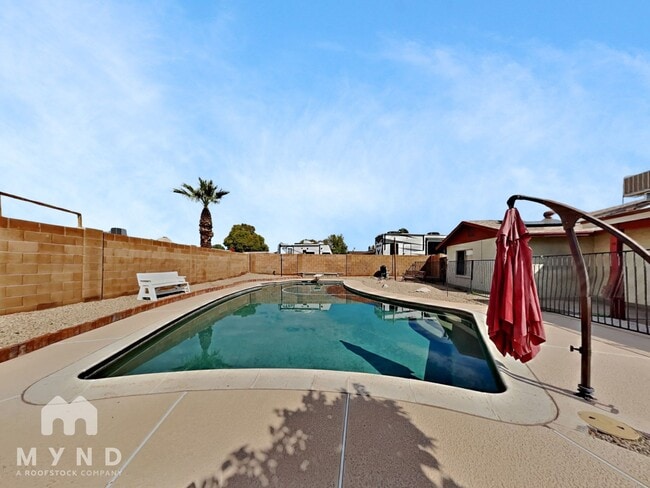 Building Photo - 3114 W Anderson Dr