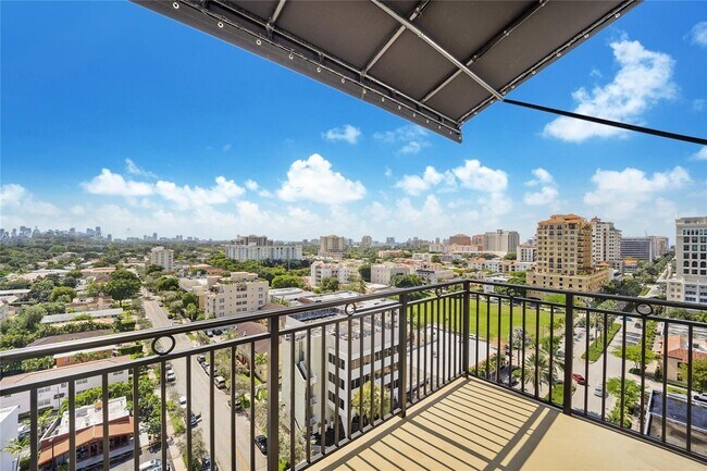 Foto del edificio - 1300 Ponce de Leon Blvd