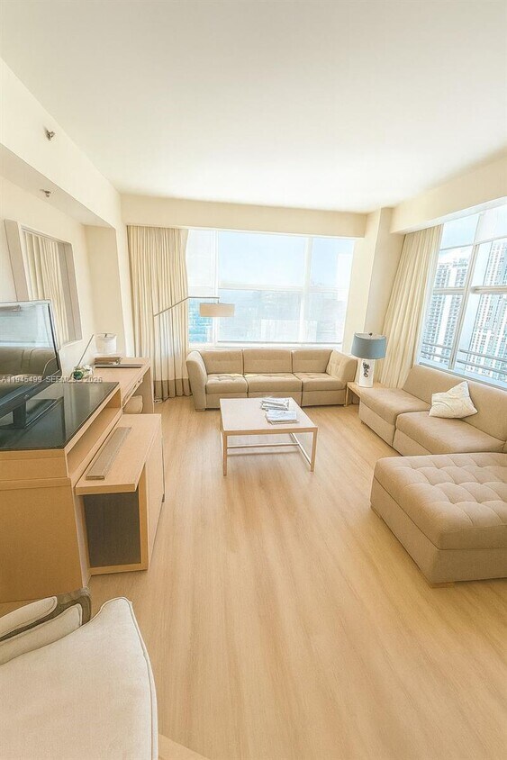 Foto del edificio - 1395 Brickell Ave