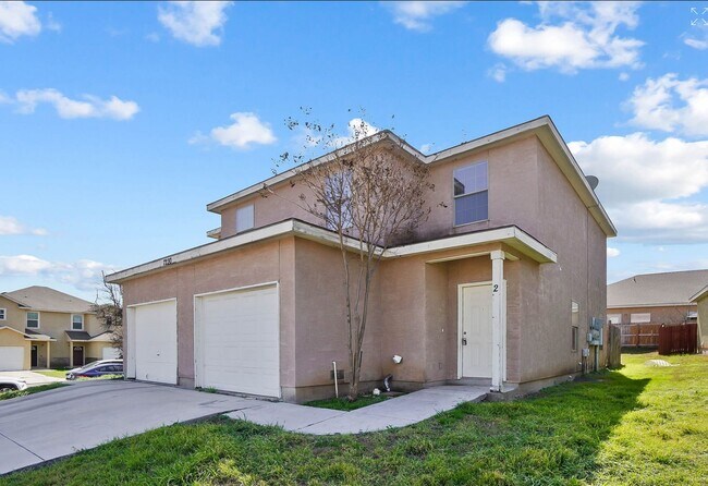 Foto del edificio - 3 Bedroom/2.5 Bath located in Woodlake Gol...