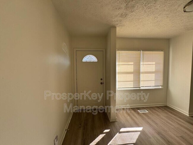 Building Photo - 4211 Searcy St