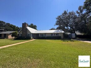 Building Photo - 1012 Great Oaks Dr