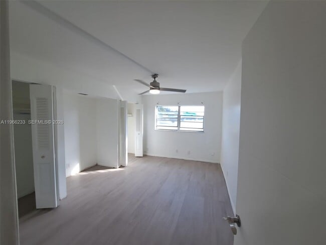 Building Photo - 5100 SW 90th Ave