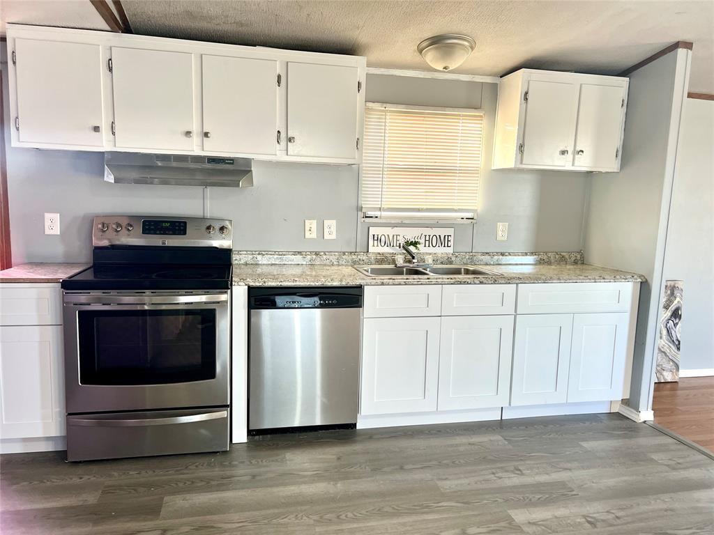 2061 Olvera Ln, Sealy, TX 77474 Room for Rent in Sealy, TX