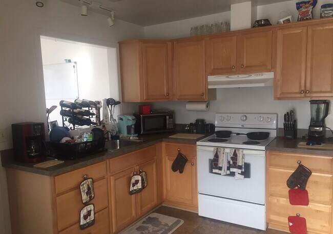 Foto del edificio - 1122 E Market St