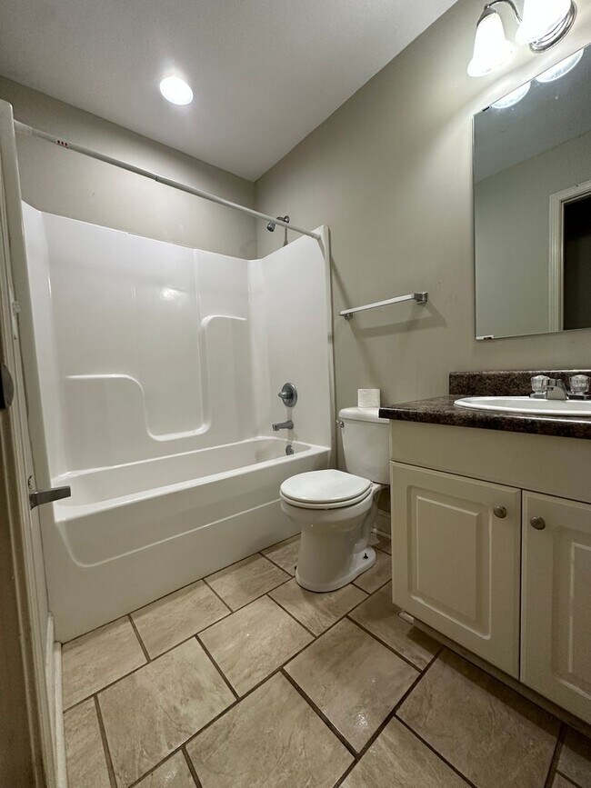 Foto del edificio - Sherrod 5-Plex