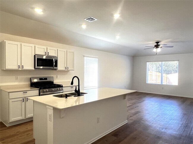 Foto del edificio - 3433 Little Creek Dr