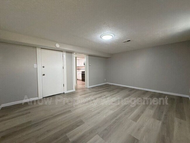 Foto del edificio - 2442 Vine St