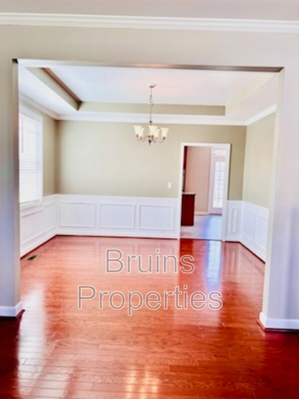 Building Photo - 2324 Alderbrook Dr