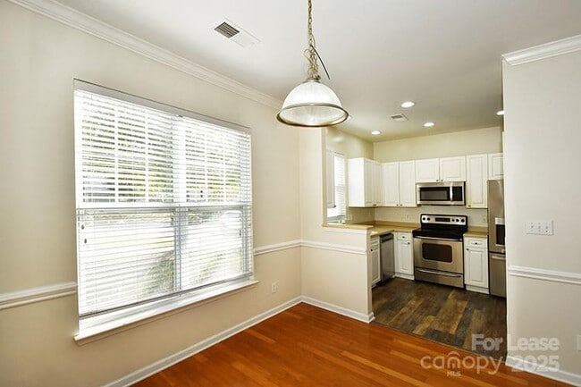 Building Photo - 15224 Coventry Ct Ln