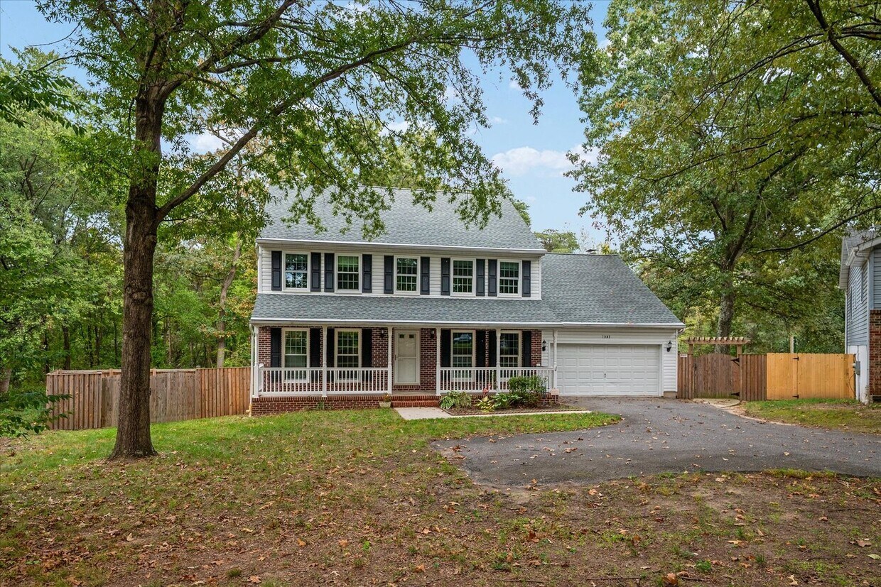 Primary Photo - Charming Colonial in Elmhurst Station