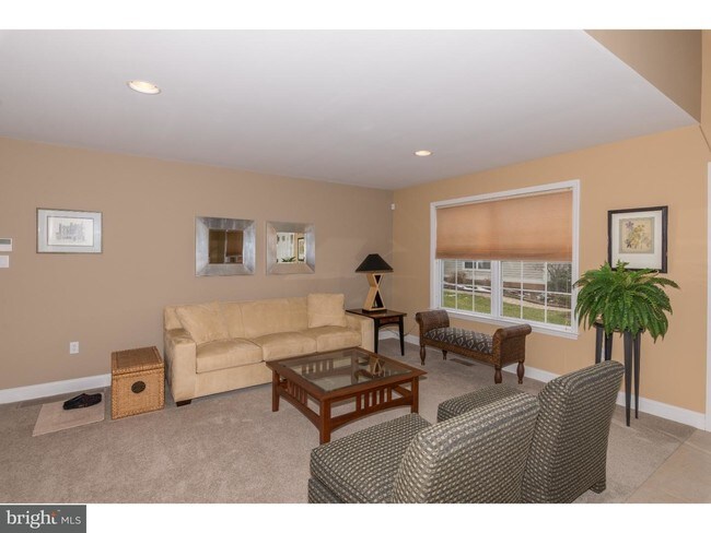 Building Photo - 418 Oak Hill Ln