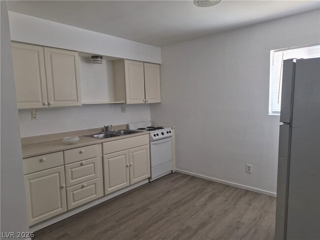 Building Photo - 4361 Laute Dr
