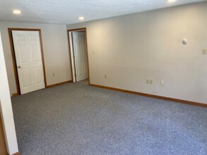 Building Photo - 1187 New Hampshire Rte 175