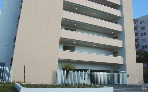 Foto del edificio - River Breeze Villas Condominiums