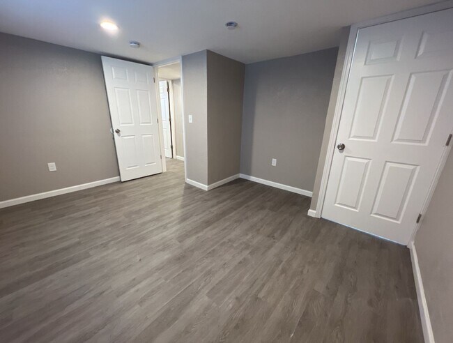 Foto del edificio - 3 Bed 1 Bath in Denver's Elyria Swansea Neighborhood