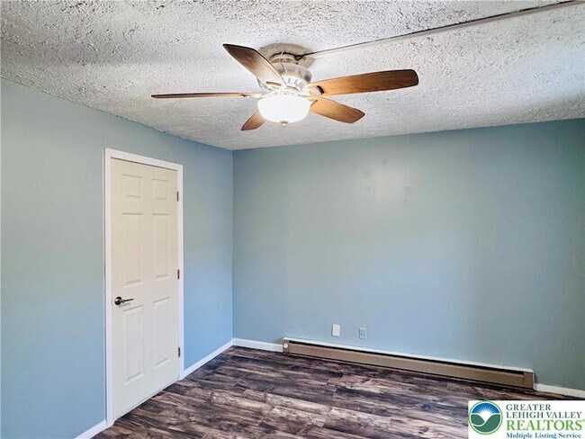 Building Photo - 402 S Bradford St