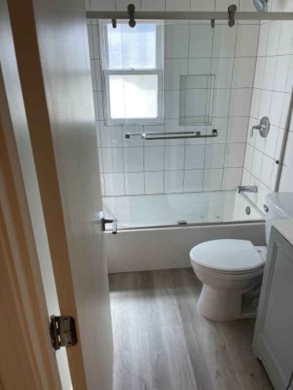 Foto del edificio - 1488 W 51st St