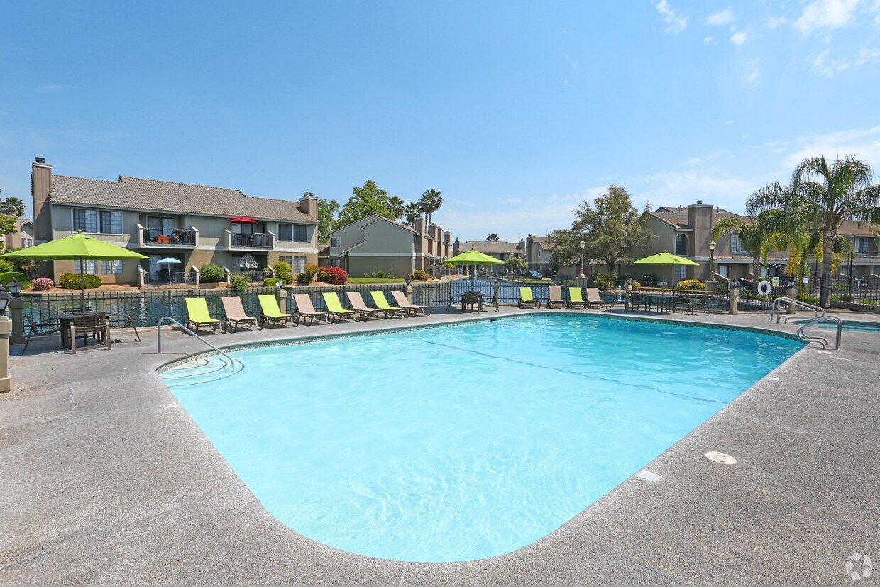 Heron Pointe Apartments & Townhomes Apartments Fresno, CA