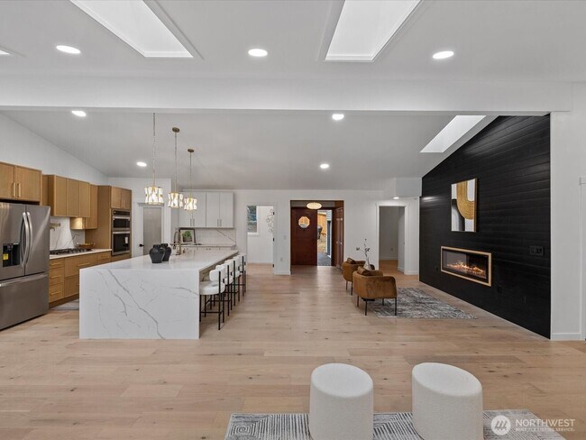 Foto del edificio - 14244 Redmond