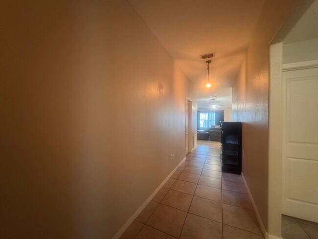 Foto del edificio - Beautifully Designed 4 Bedroom, 2 Bath Home