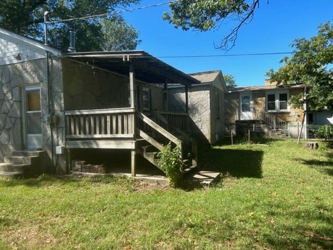 Building Photo - 2 BEDROOM 1 BATH HOME FOR RENT IN JOPLIN-$975 RENT-$975 DEPOSIT