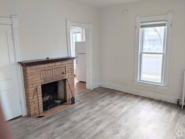 Building Photo - 529 W Ionia St
