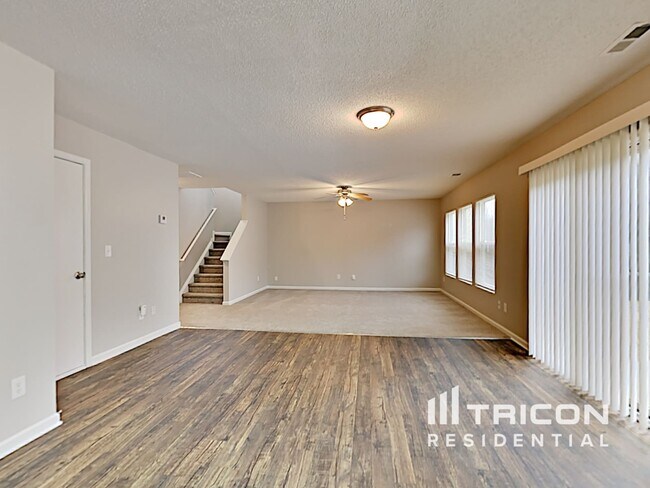Foto del edificio - 4332 Stone Mountain Dr