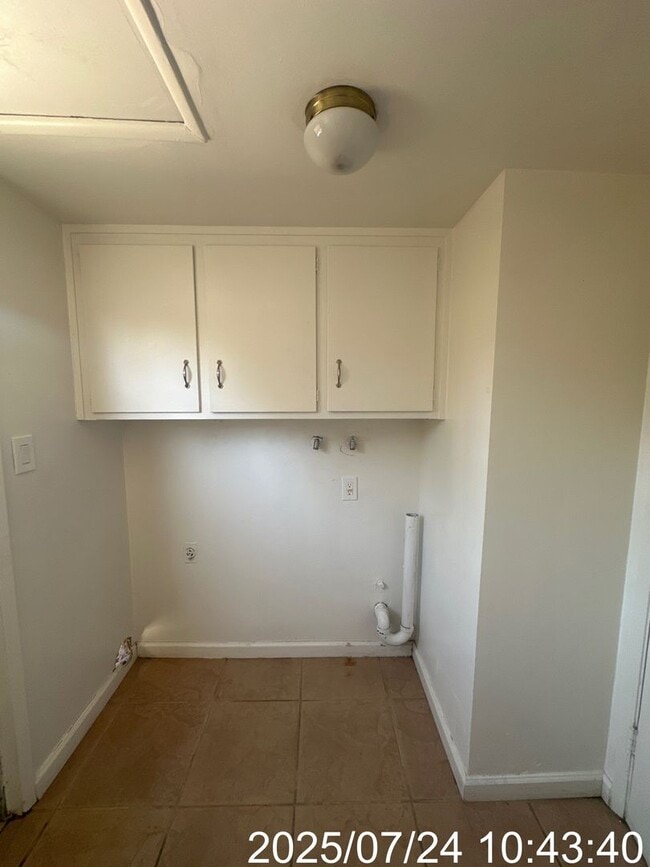 Building Photo - 5101 Hunter Ave