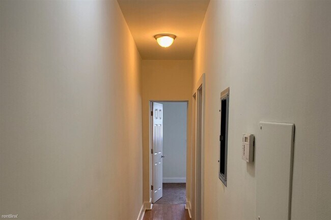 Foto del edificio - 3 br, 2 bath Triplex - 2310 N PARK AVE Unit 1