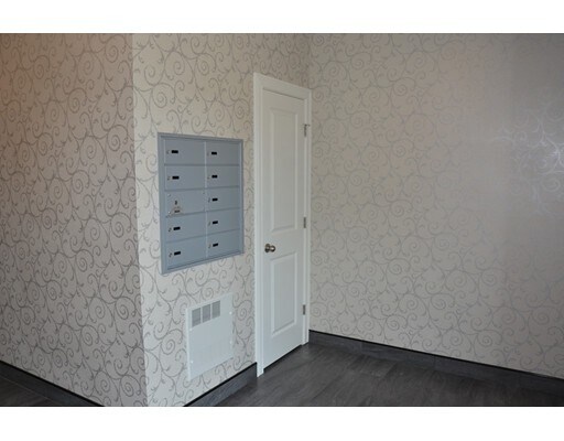 Building Photo - 6 Admirals Way