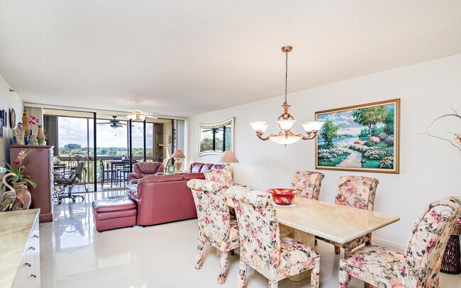 Foto del edificio - 356 Golfview Rd