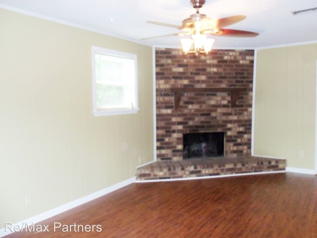 Foto del edificio - 3 br, 2 bath House - 504 East Robinson Avenue