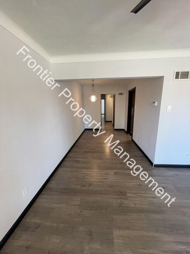 Foto del edificio - Charming 2 Bedroom Duplex – Don’t Miss Out!