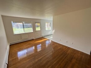 Building Photo - 35 Rome Ave