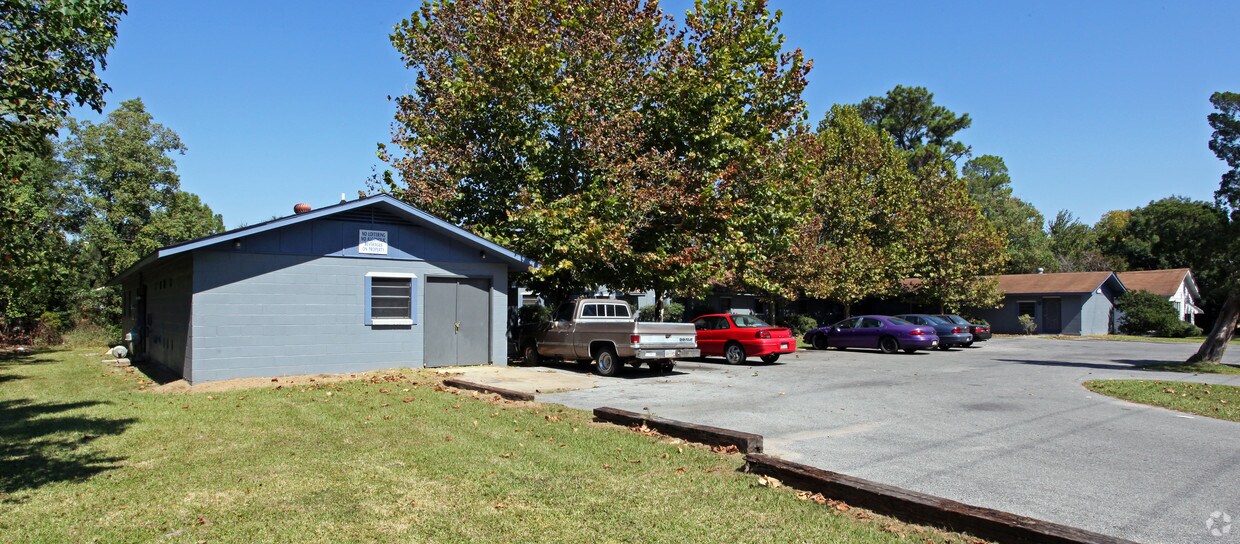 6407 Grierson St, Moss Point, MS 39563 Apartments in Moss Point, MS